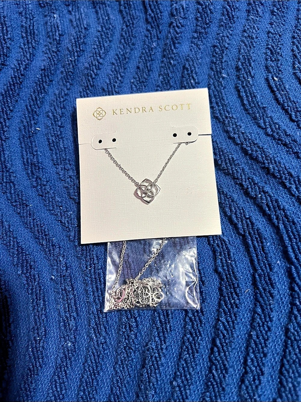 Kendra Scott Clover Silver Short Pendant Necklace